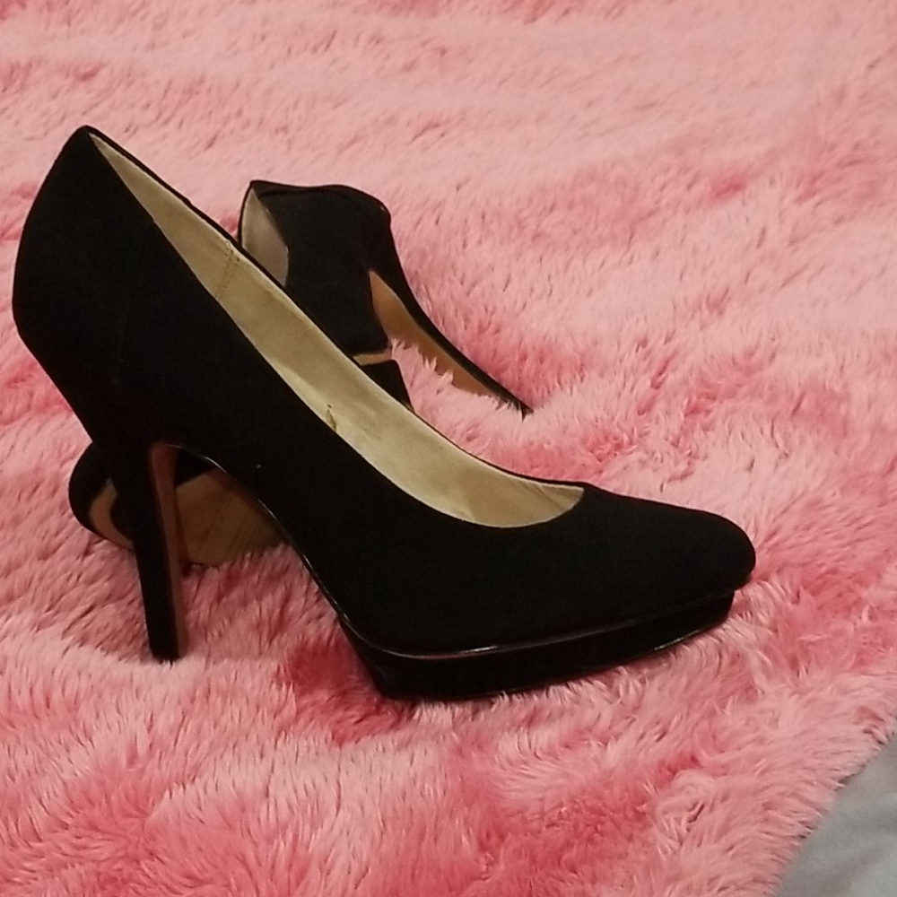 Shoes - Picture 5 of 7
